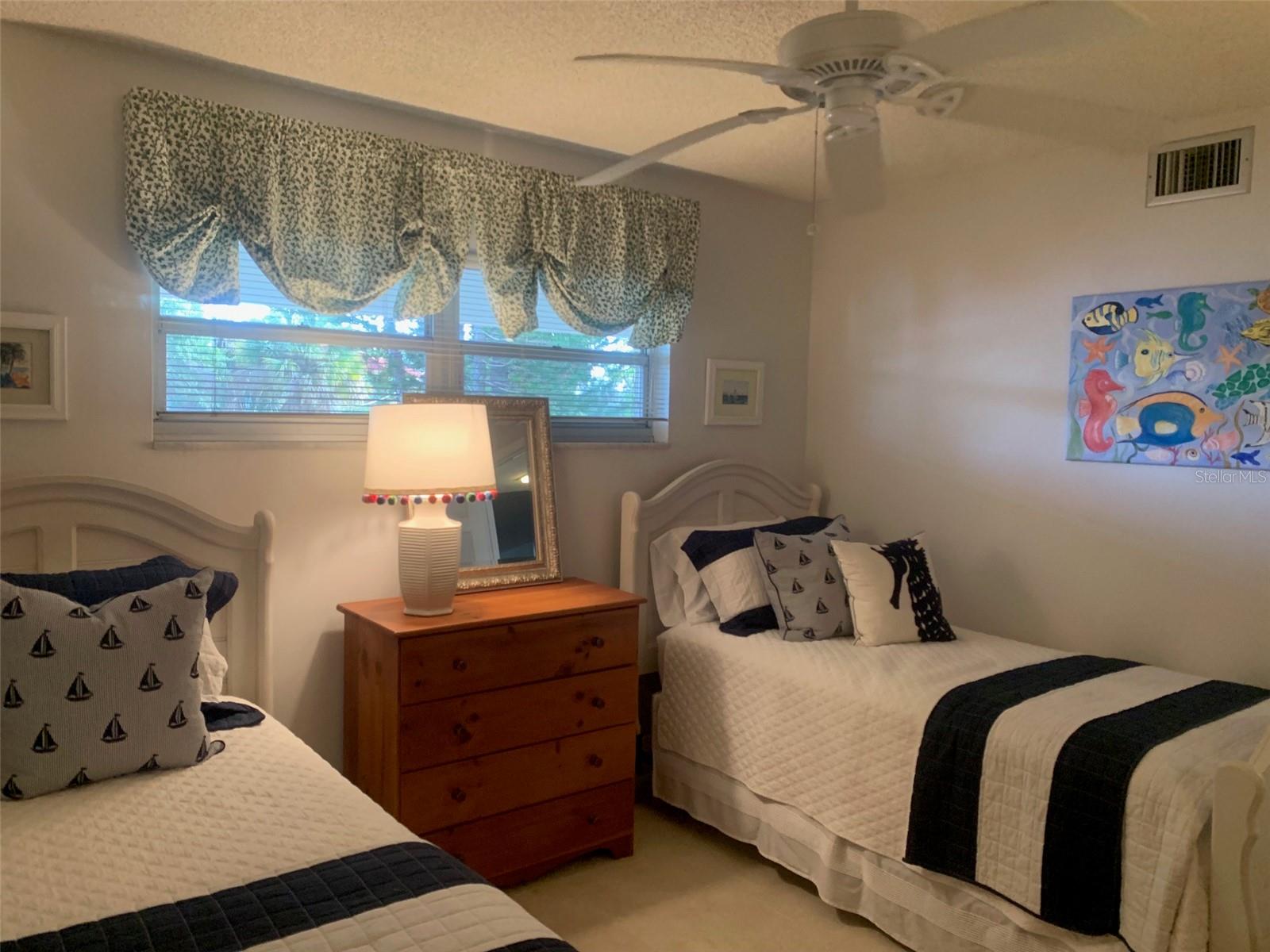 VENICE AVE CONDO - Residential Lease