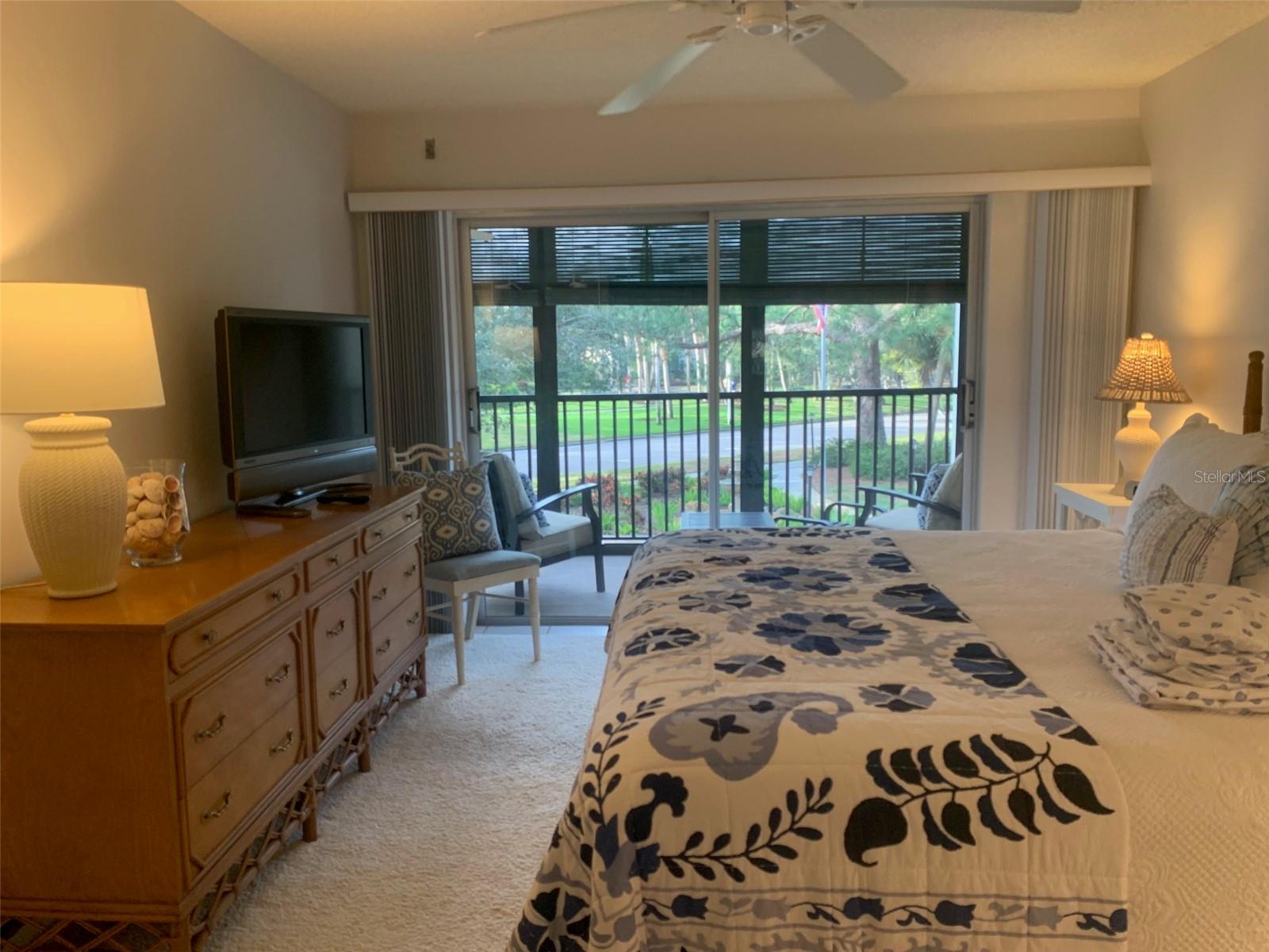 VENICE AVE CONDO - Residential Lease