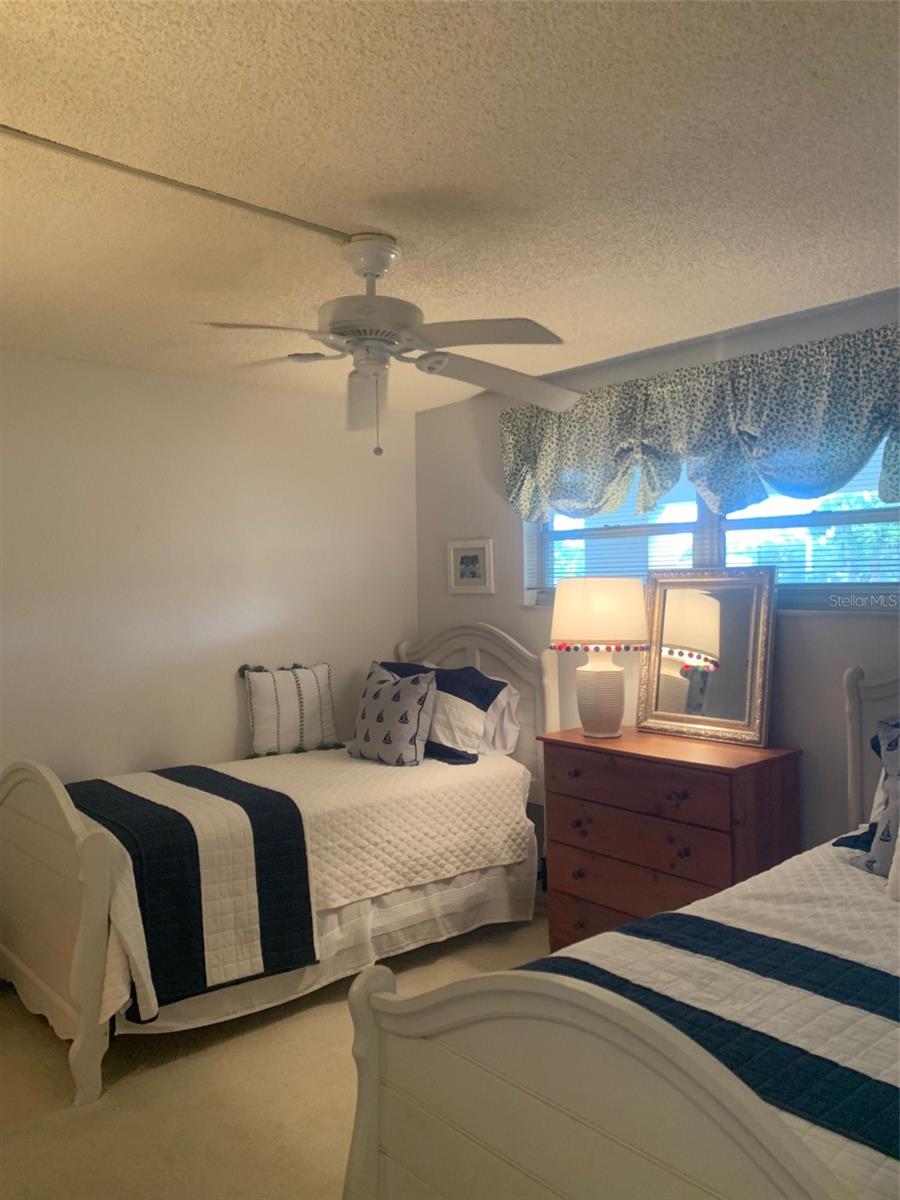 VENICE AVE CONDO - Residential Lease
