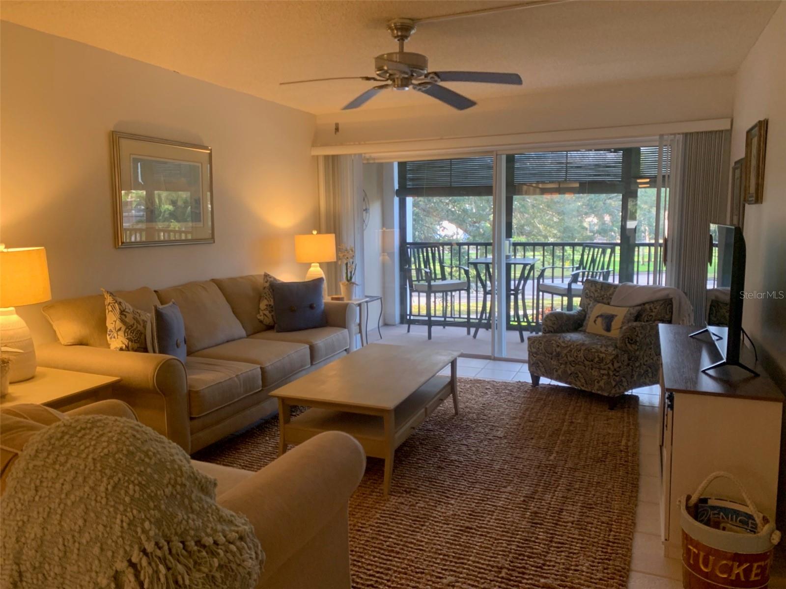 VENICE AVE CONDO - Residential Lease