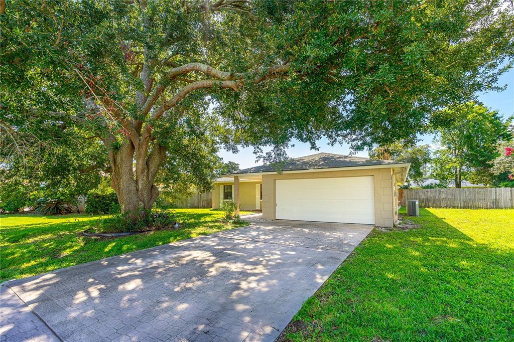 Photo of 62 Folcroft Lane, Palm Coast, FL 32137 (MLS # FC312526)