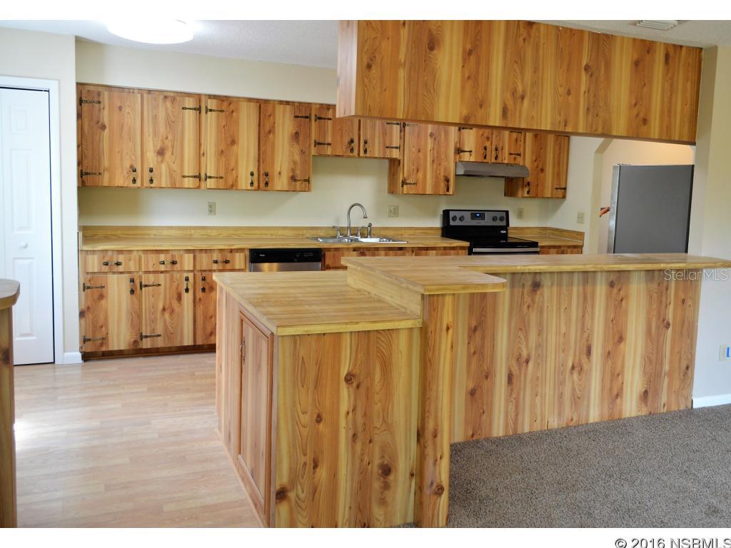 Crestwood Manor - Residential