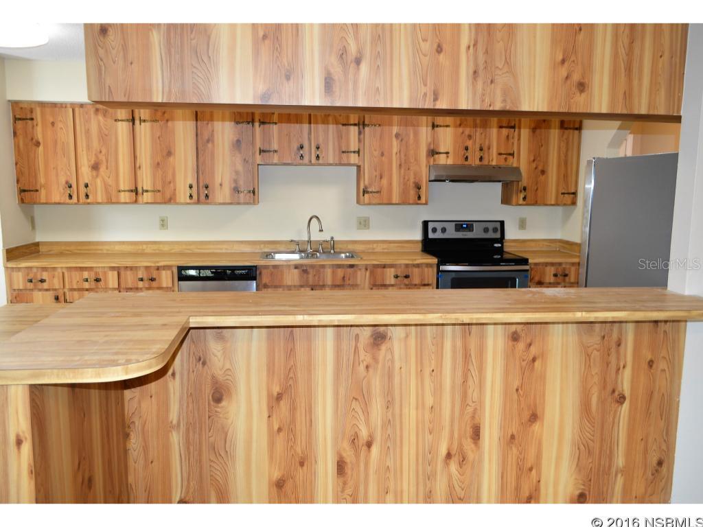 Crestwood Manor - Residential