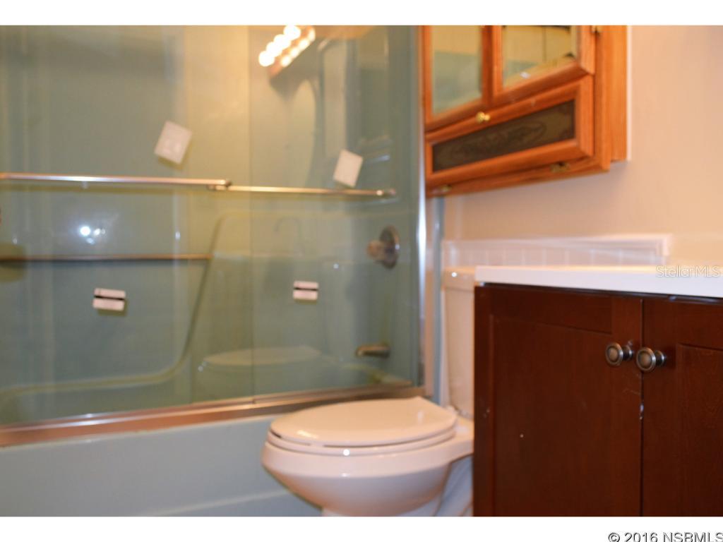 Crestwood Manor - Residential