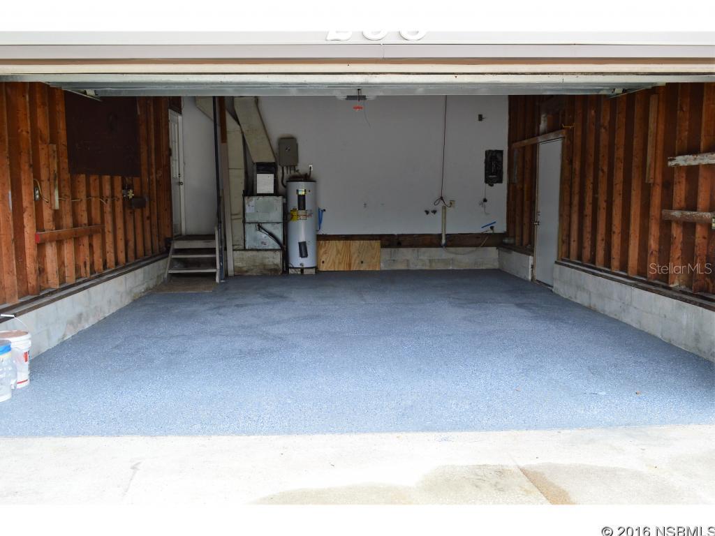 Crestwood Manor - Residential