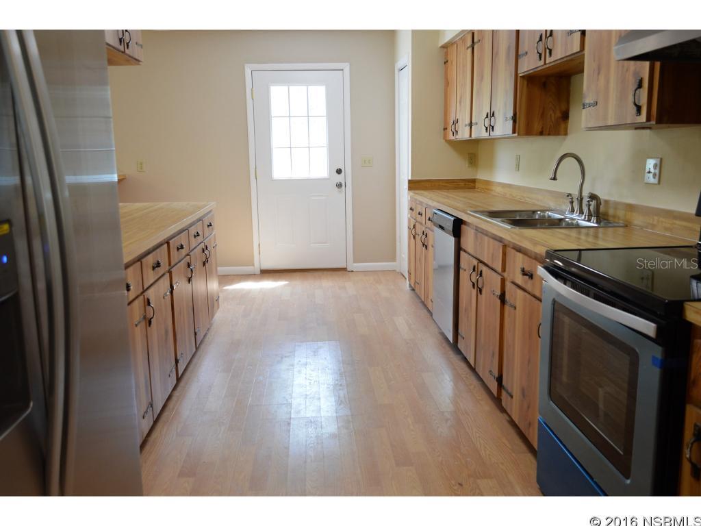 Crestwood Manor - Residential