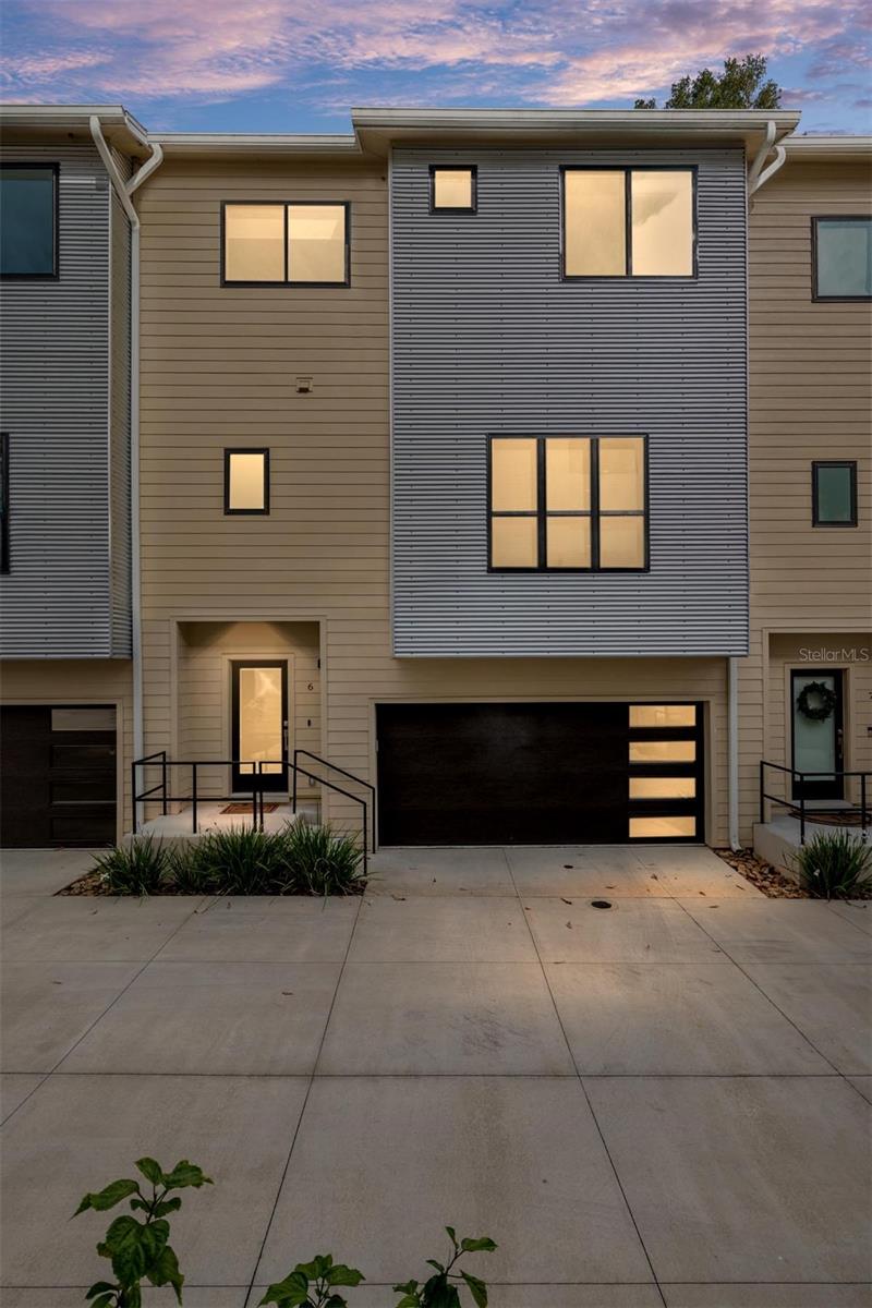 EMERSON CONDOS - Residential