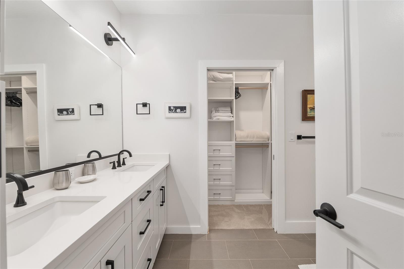 EMERSON CONDOS - Residential