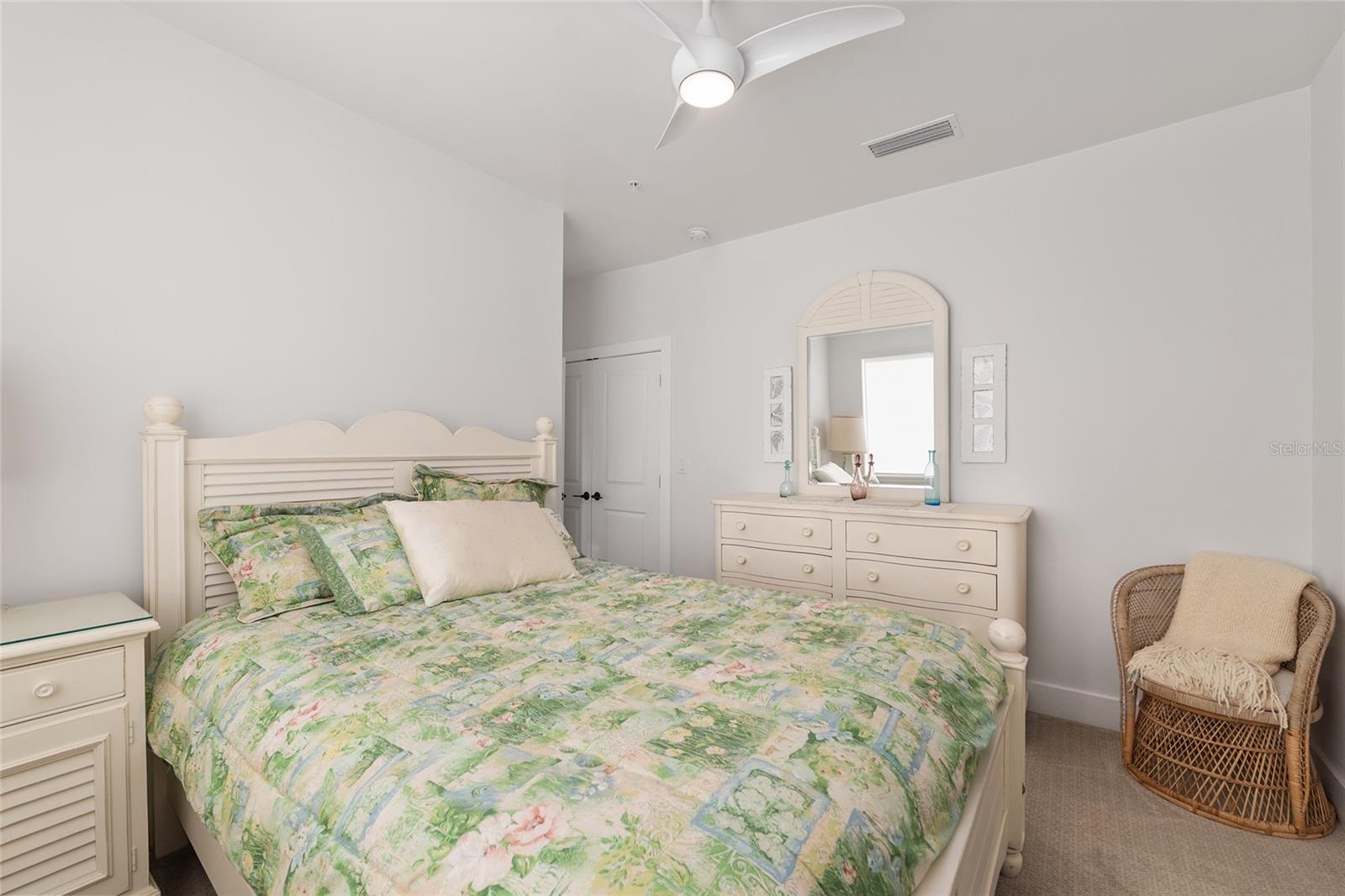 EMERSON CONDOS - Residential