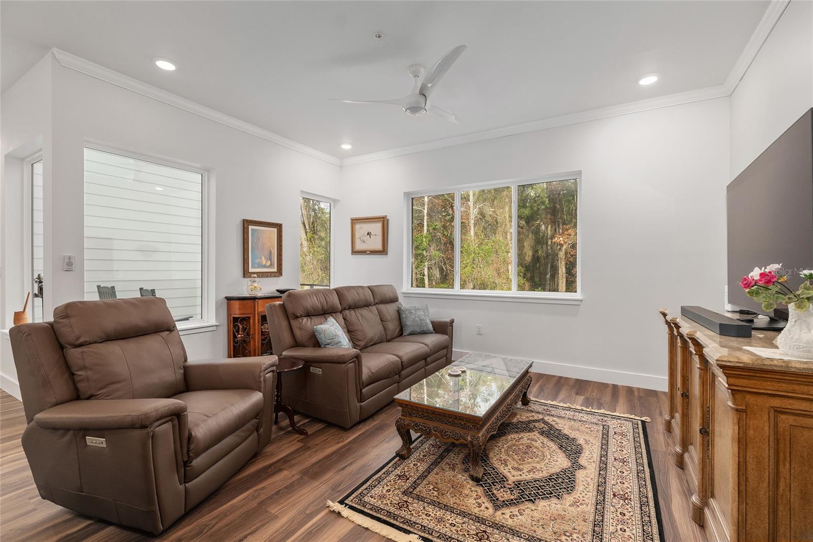 EMERSON CONDOS - Residential