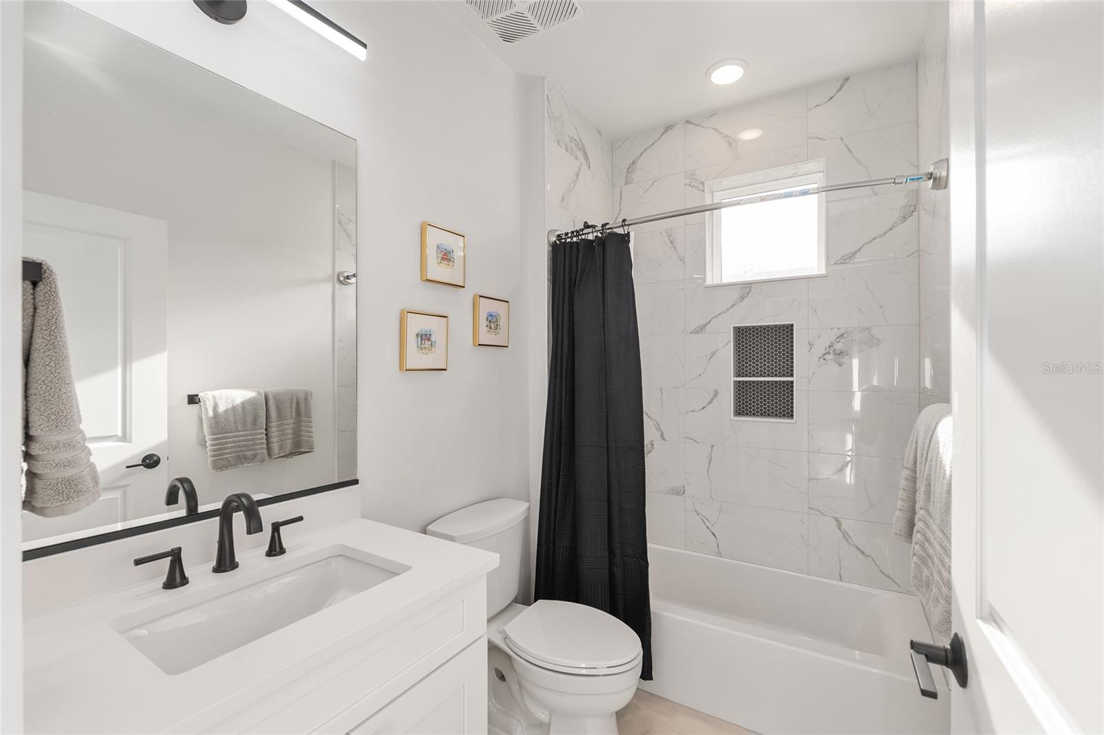 EMERSON CONDOS - Residential