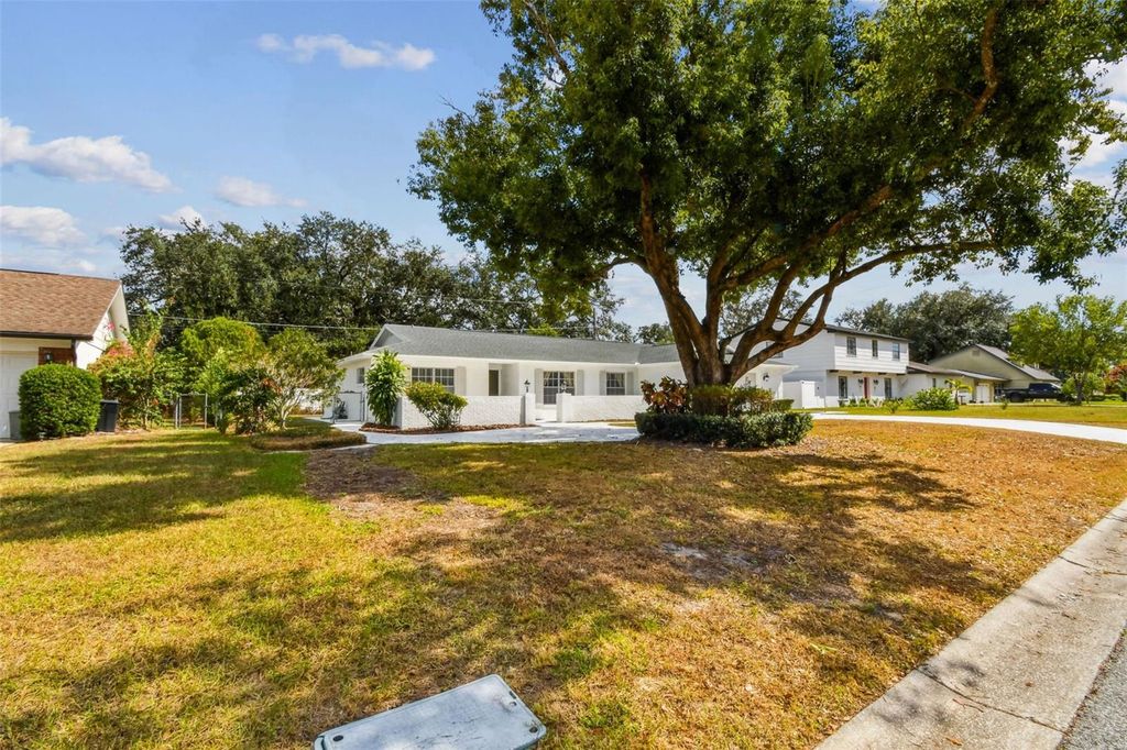 Photo of 513 Rollingview Drive, Temple Terrace, FL 33617 (MLS # TB8439929)