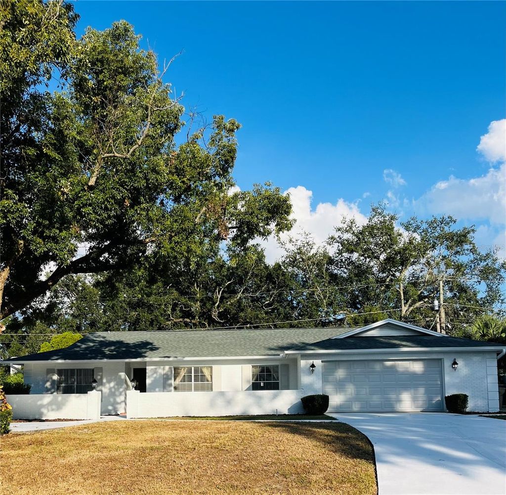 Photo of 513 Rollingview Drive, Temple Terrace, FL 33617 (MLS # TB8439929)