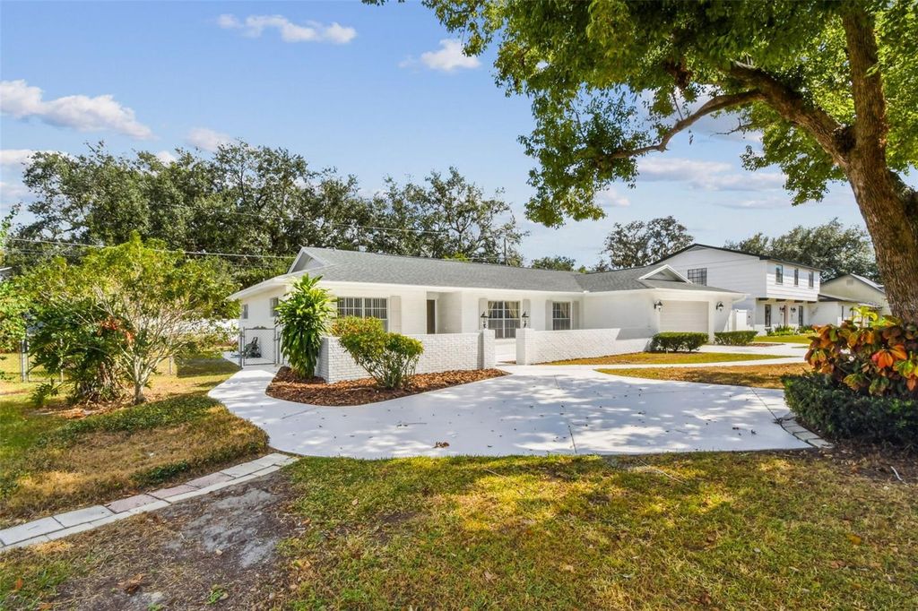 Photo of 513 Rollingview Drive, Temple Terrace, FL 33617 (MLS # TB8439929)