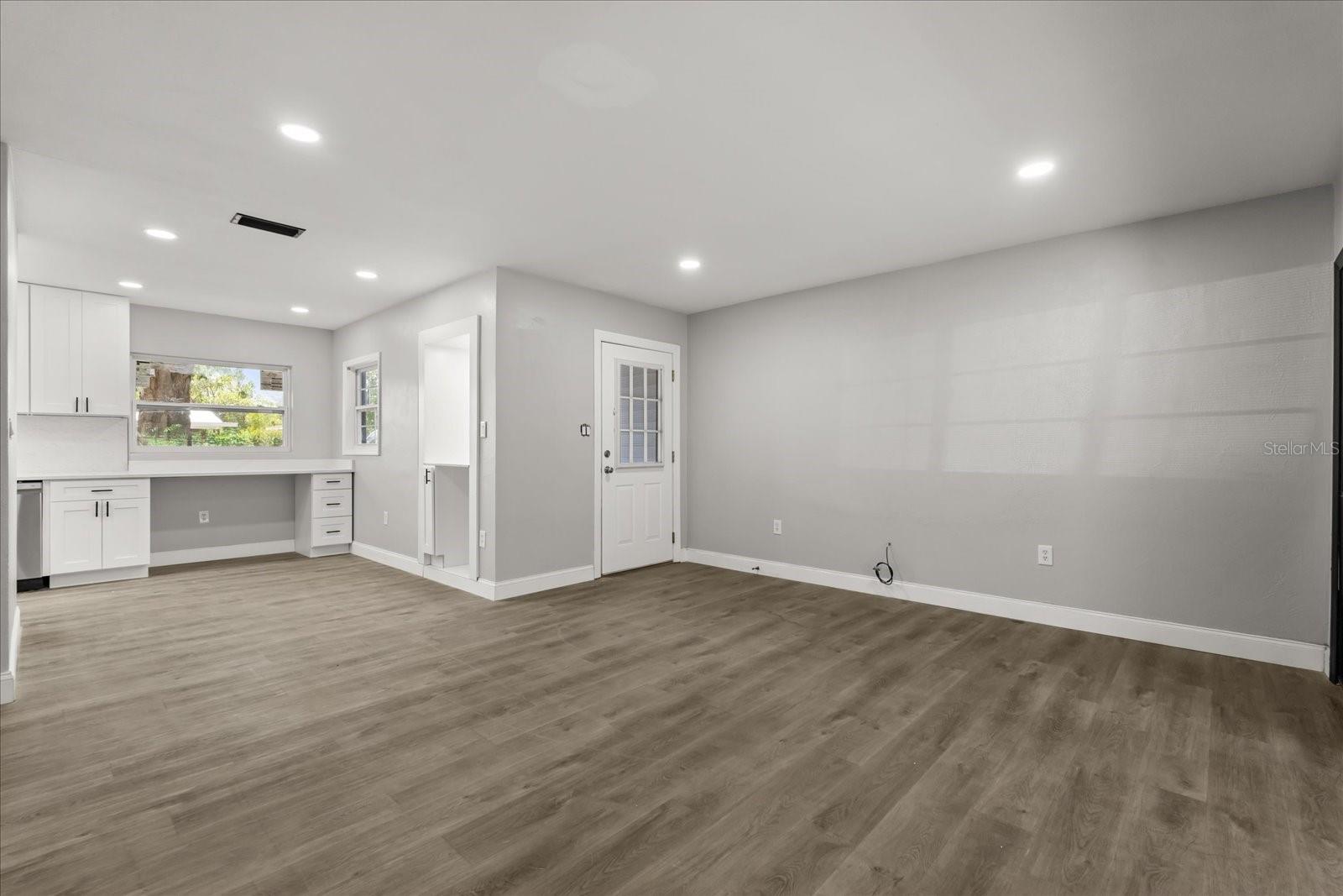 VILLA MANOR - Residential