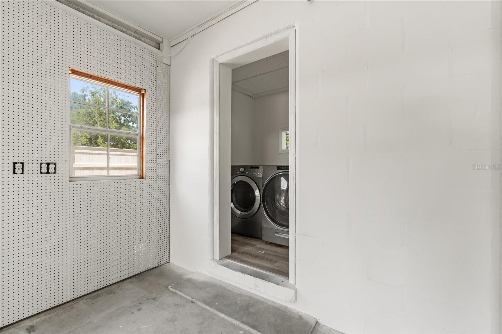 VILLA MANOR - Residential