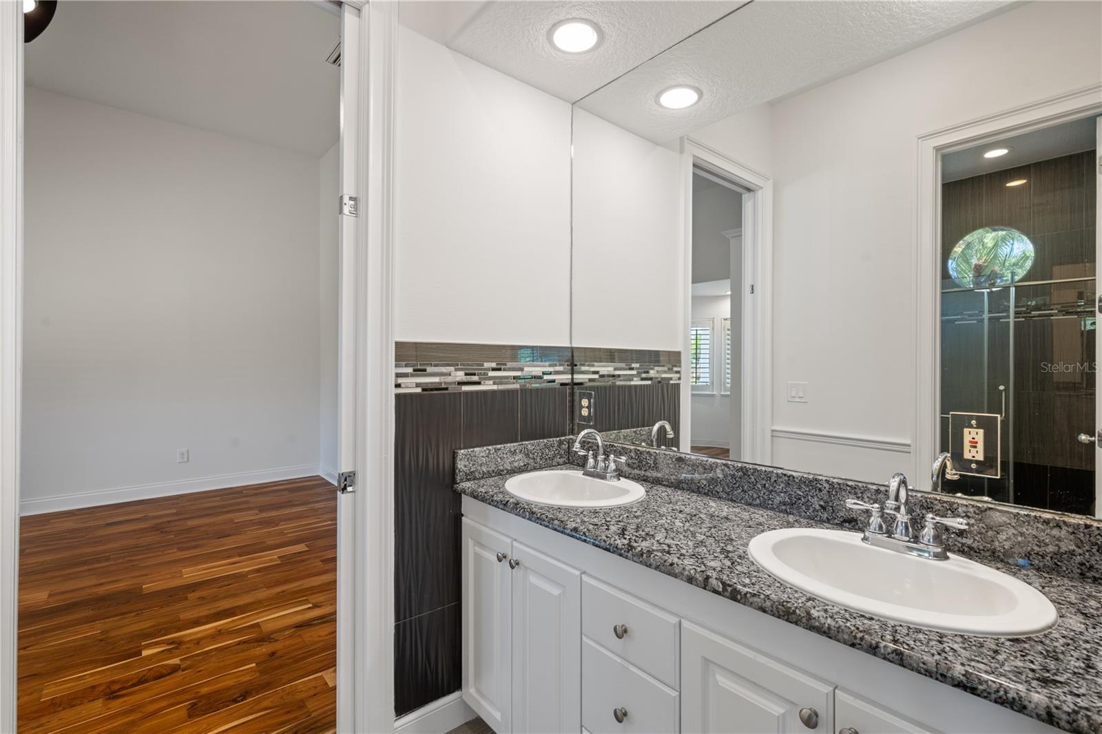 LAKE DOWN CREST - Residential