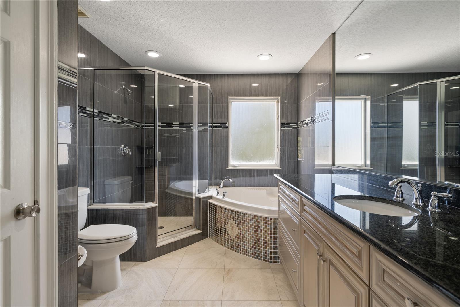 LAKE DOWN CREST - Residential