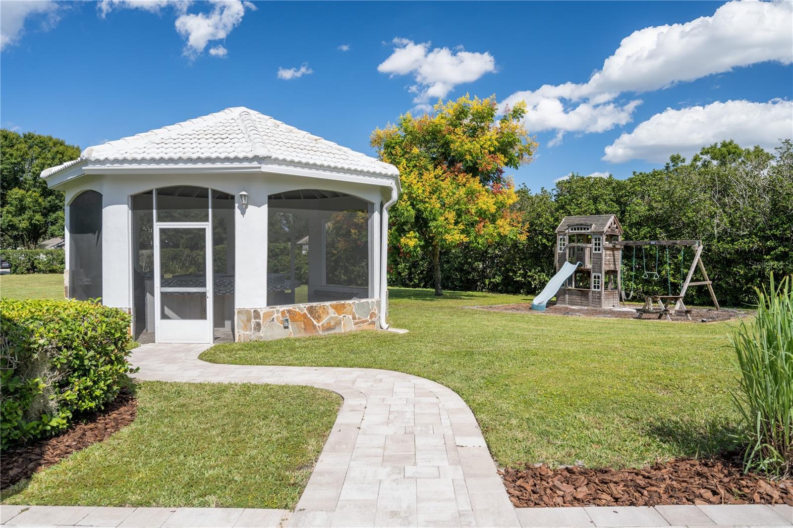 LAKE DOWN CREST - Residential