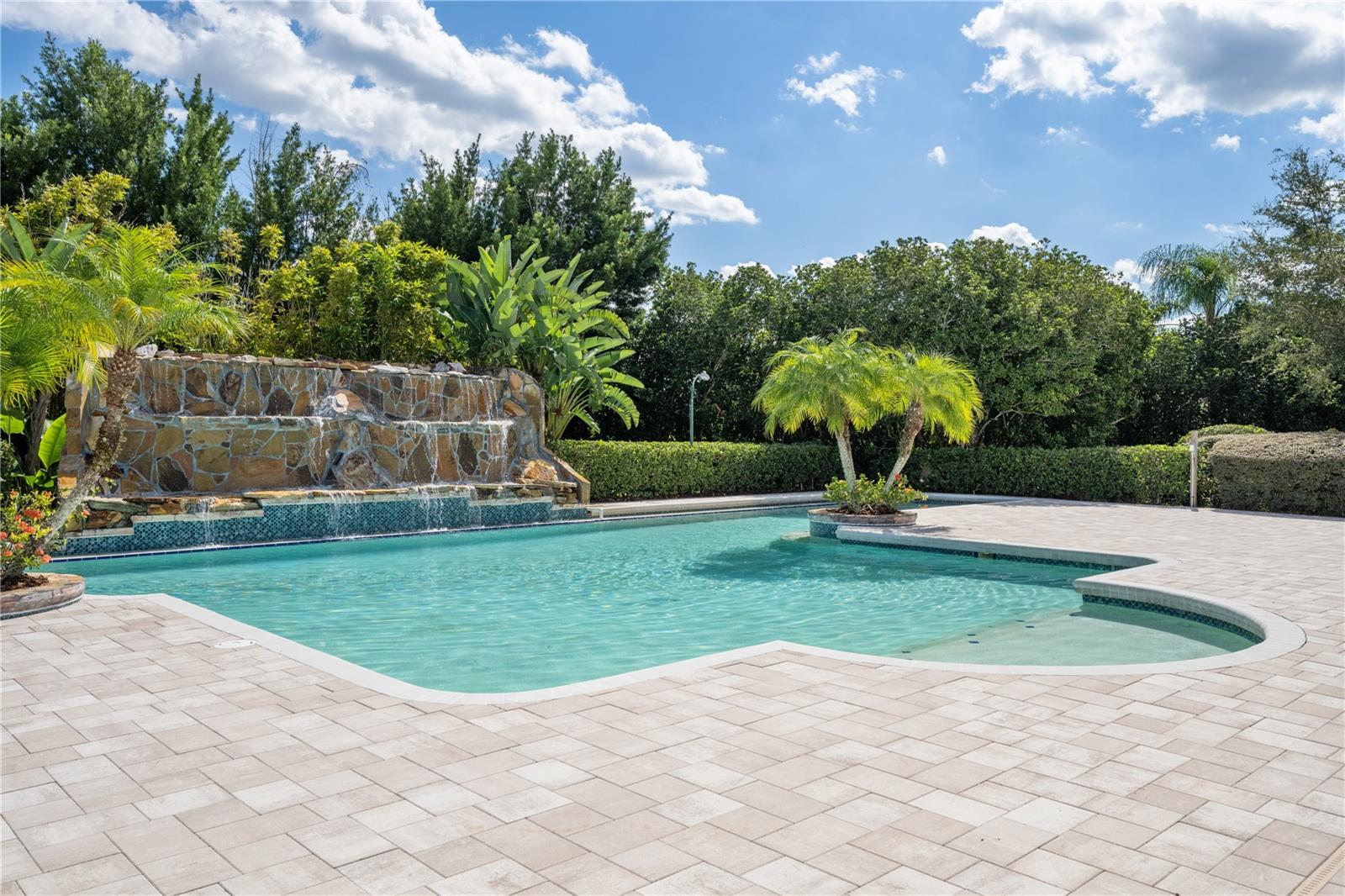 LAKE DOWN CREST - Residential