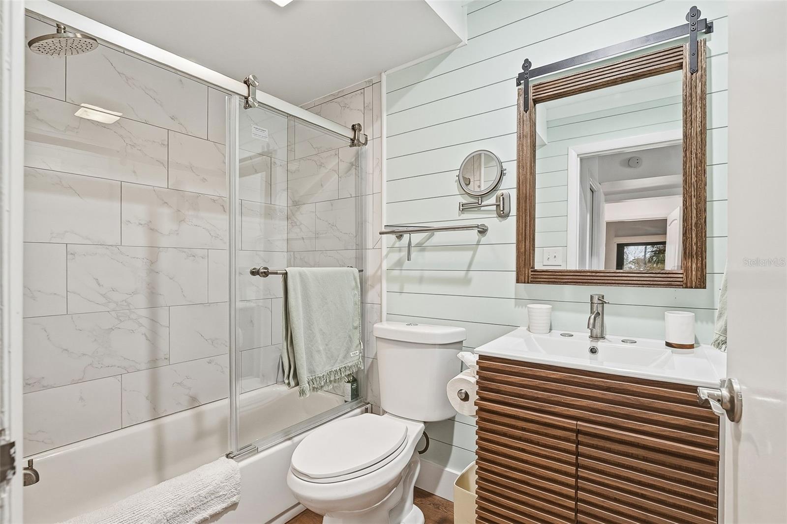 SANDY COVE II - Residential