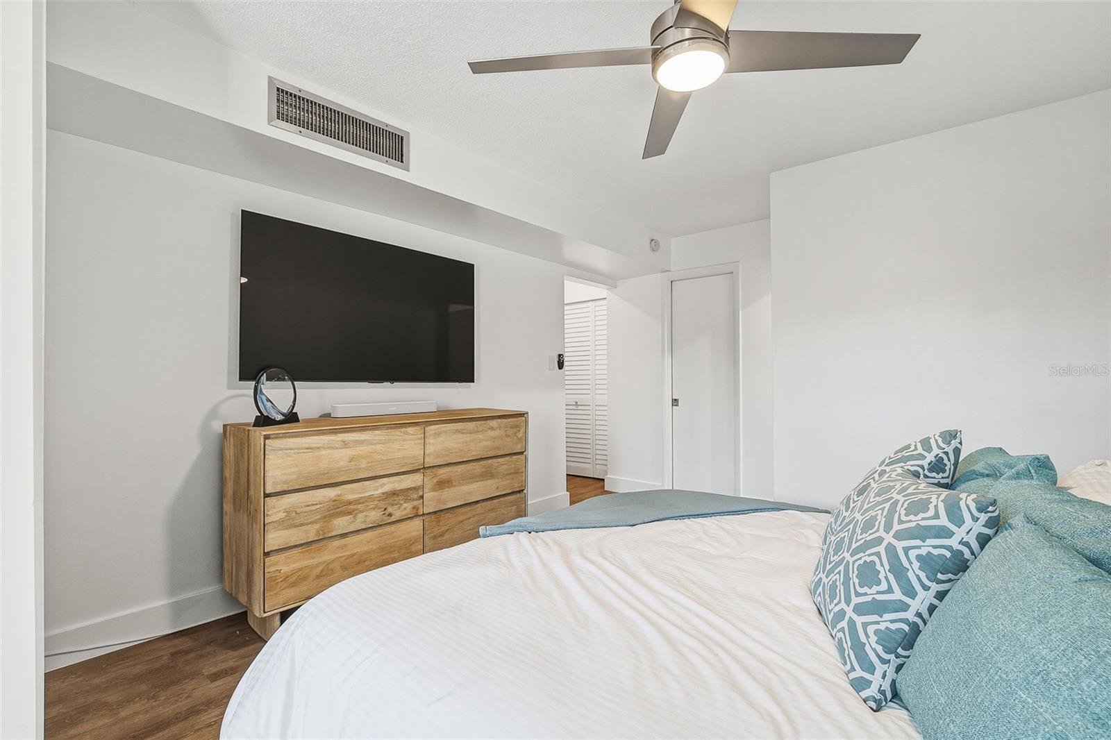 SANDY COVE II - Residential