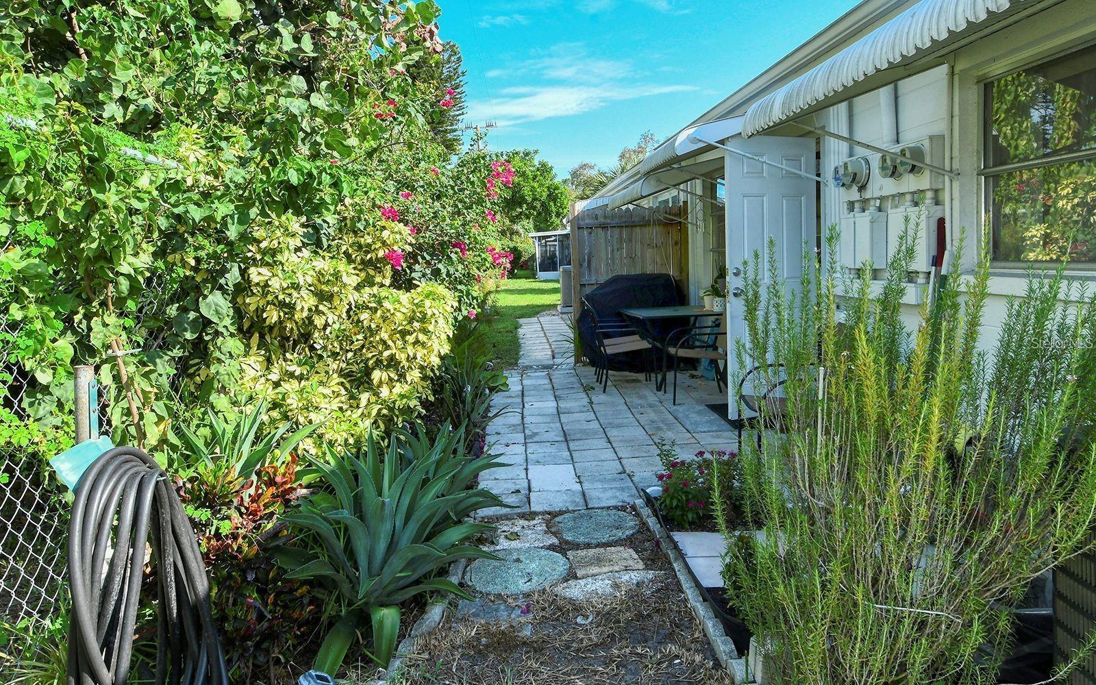 VILLAGER APTS - Residential