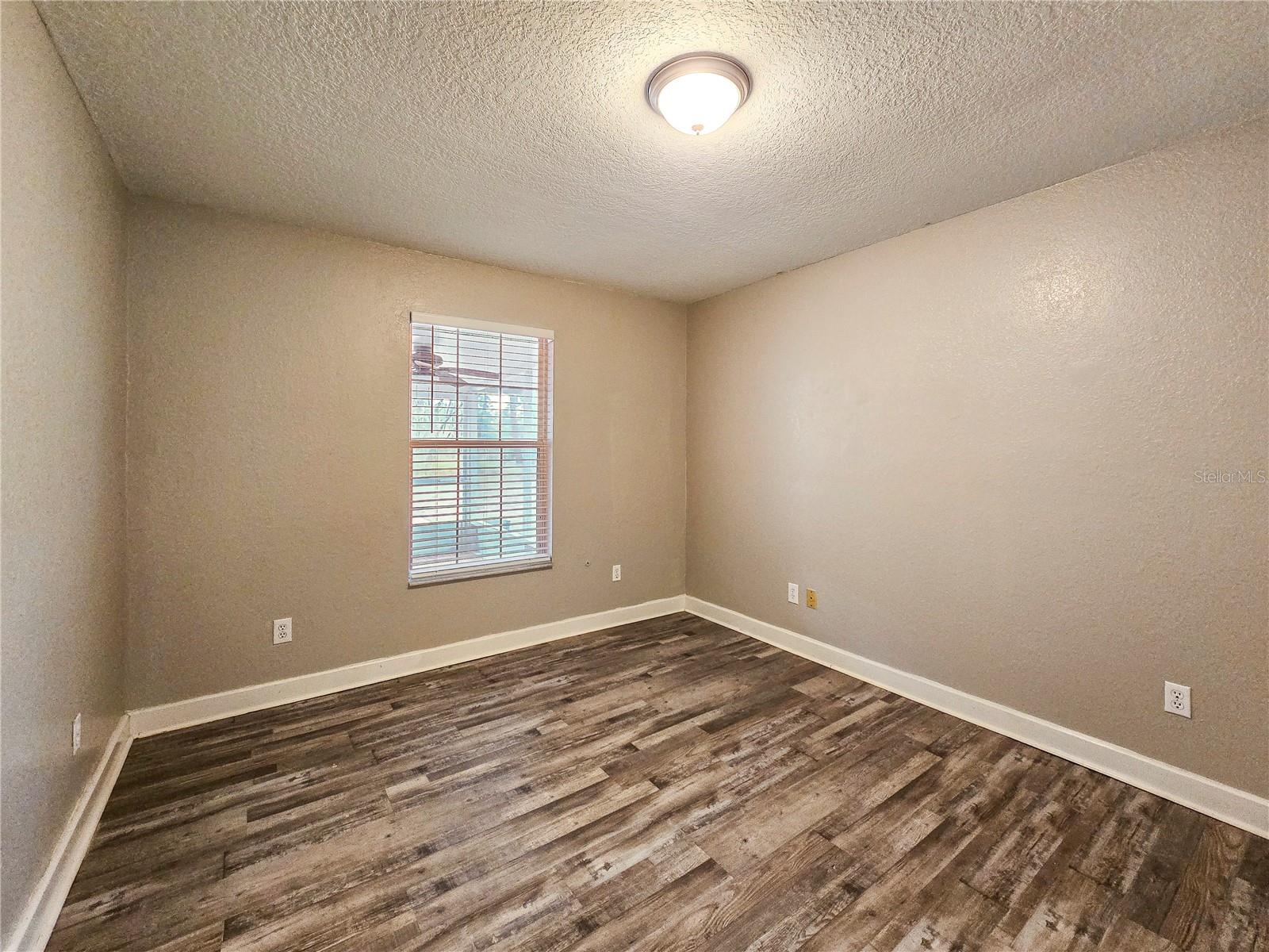 SILVER SPGS SHORES UN 12 - Residential Lease