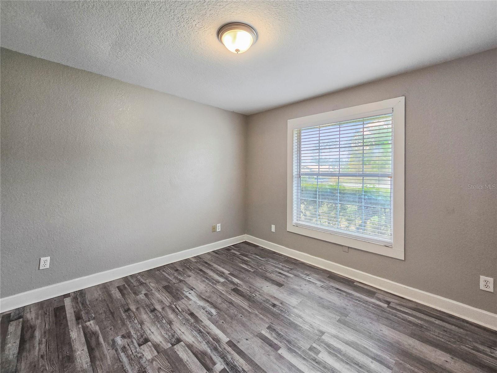 SILVER SPGS SHORES UN 12 - Residential Lease