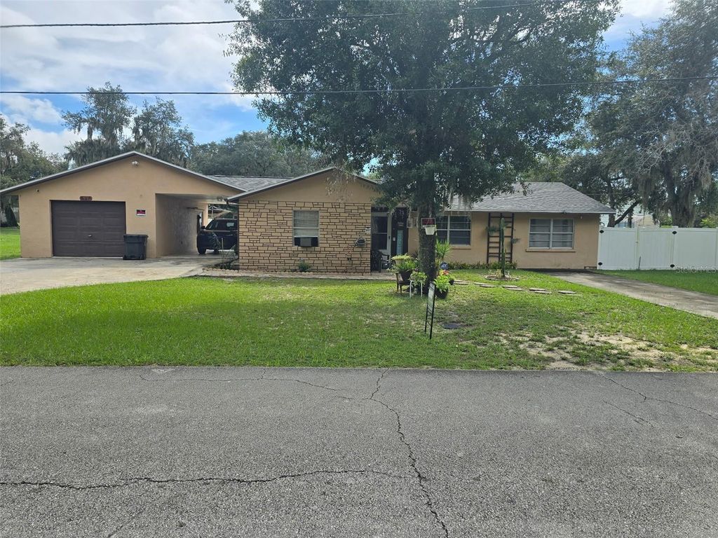 Photo of 613 S Willow Avenue, Avon Park, FL 33825 (MLS # TB8379812)