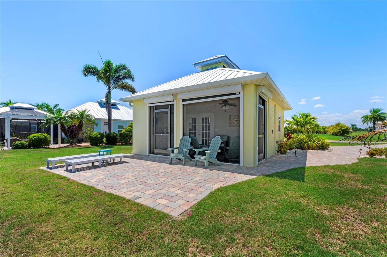 THORNTON CREEK MOTORCOACH RESIDENCE - Residential