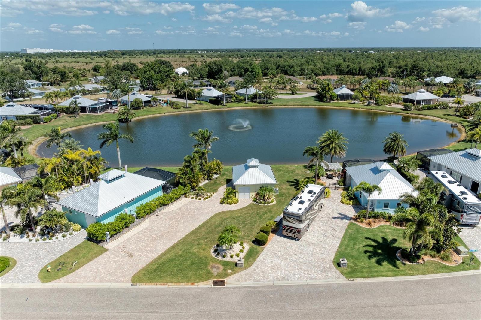 THORNTON CREEK MOTORCOACH RESIDENCE - Residential