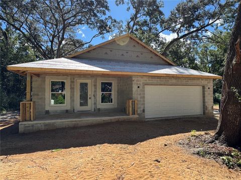 Photo of 484 Lincoln Avenue, Brooksville, FL 34604 (MLS # TB8409542) Photo of 484 Lincoln Avenue, Brooksville, FL 34604 (MLS # TB8409542)