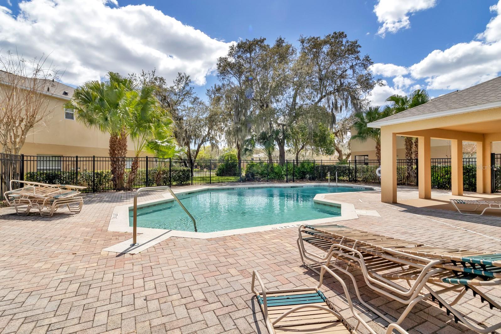 PLACID LAKE TWNHMS - Residential