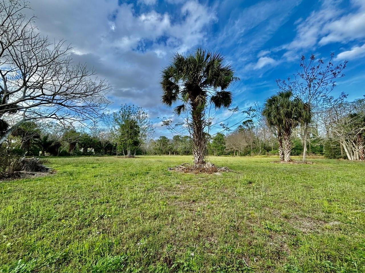 HAPPY TRAILS UNIT 3 UNREC - Land