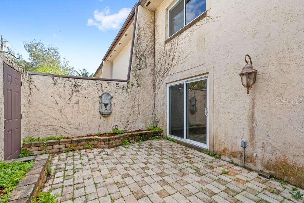 GRANADA TOWN HOMES AT SANORA - Residential