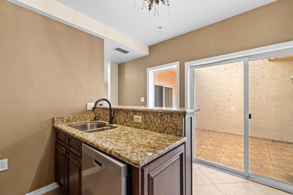 GRANADA TOWN HOMES AT SANORA - Residential