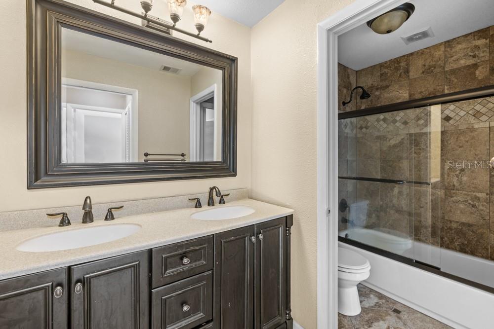 GRANADA TOWN HOMES AT SANORA - Residential