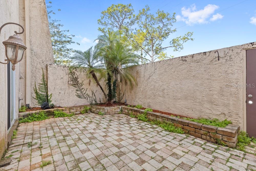 GRANADA TOWN HOMES AT SANORA - Residential