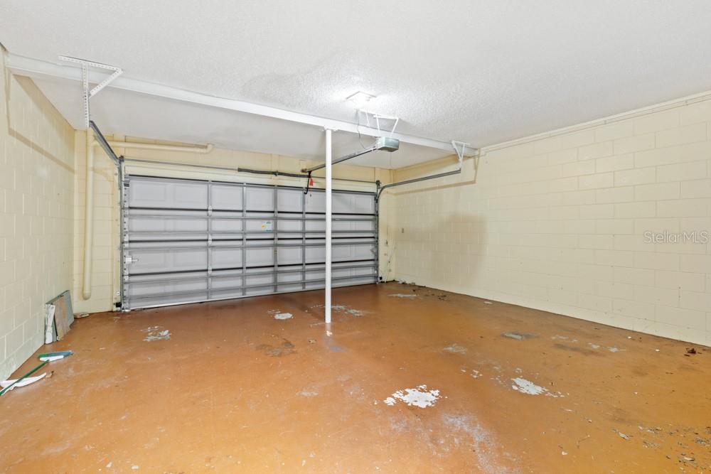 GRANADA TOWN HOMES AT SANORA - Residential