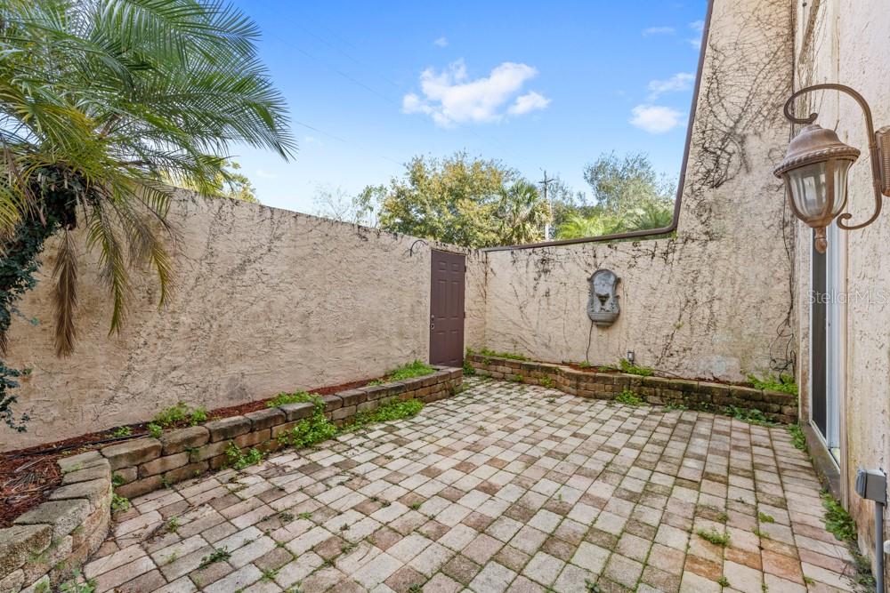 GRANADA TOWN HOMES AT SANORA - Residential