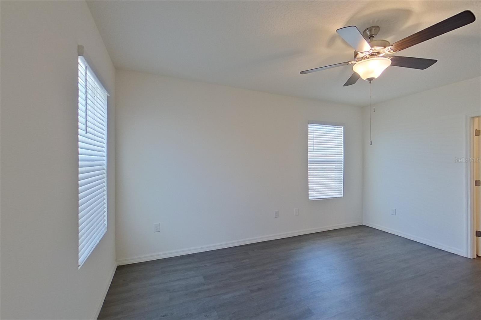 LAKE GRIFFIN RESERVE - Residential Lease