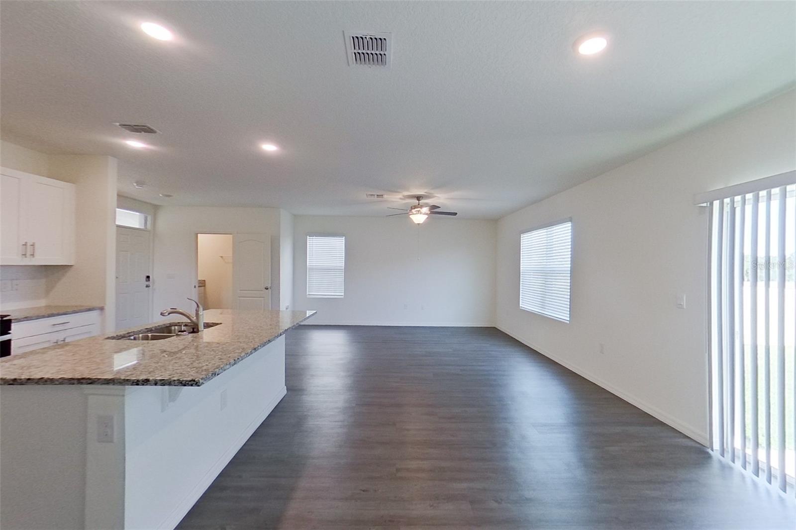 LAKE GRIFFIN RESERVE - Residential Lease