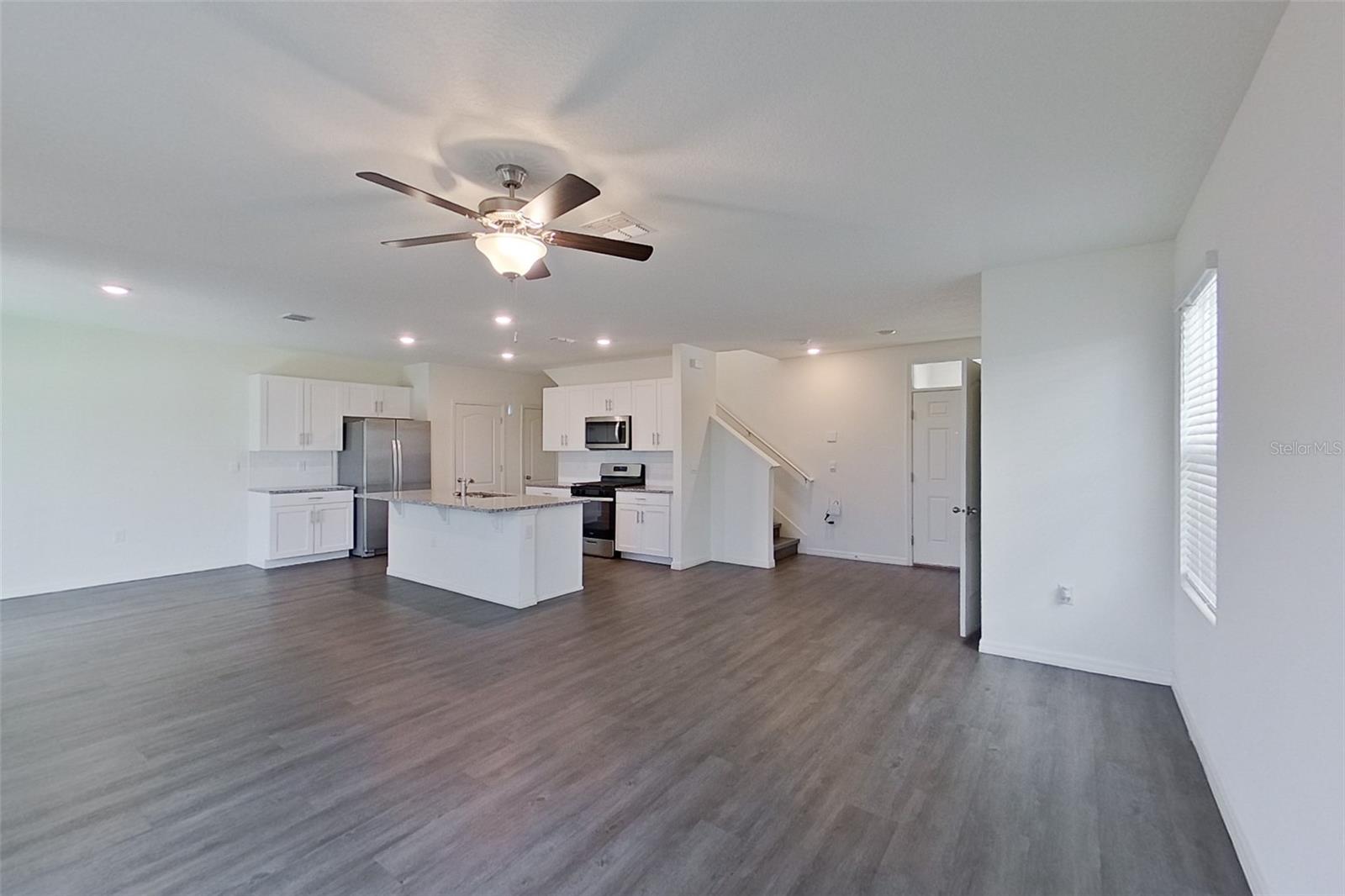 LAKE GRIFFIN RESERVE - Residential Lease