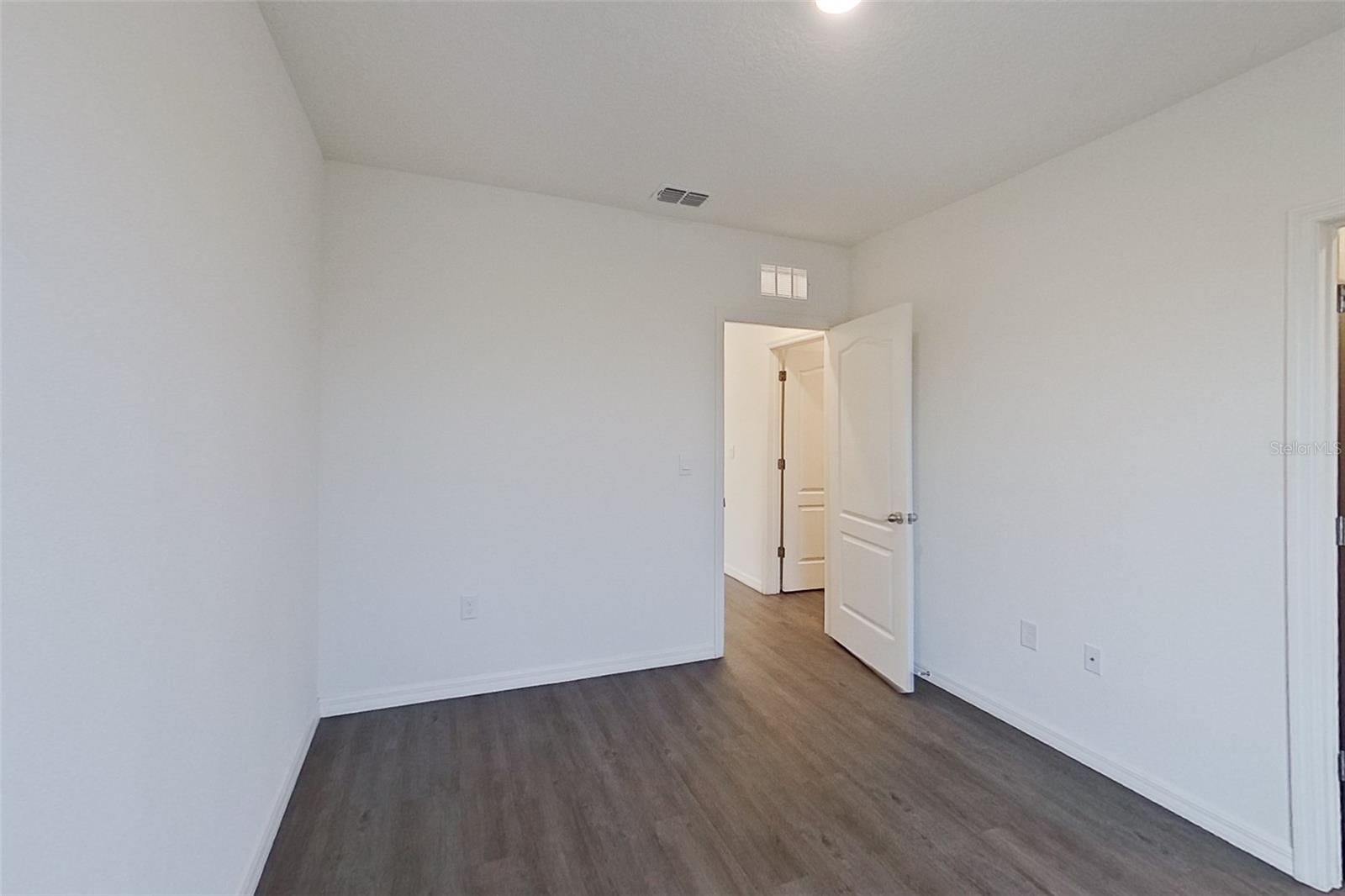 LAKE GRIFFIN RESERVE - Residential Lease