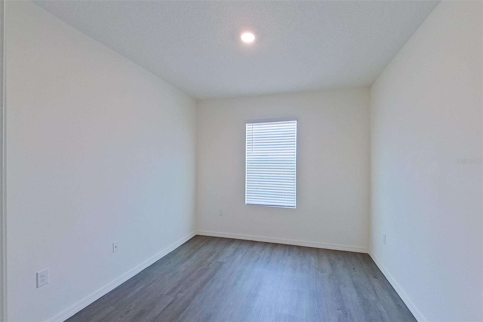 LAKE GRIFFIN RESERVE - Residential Lease