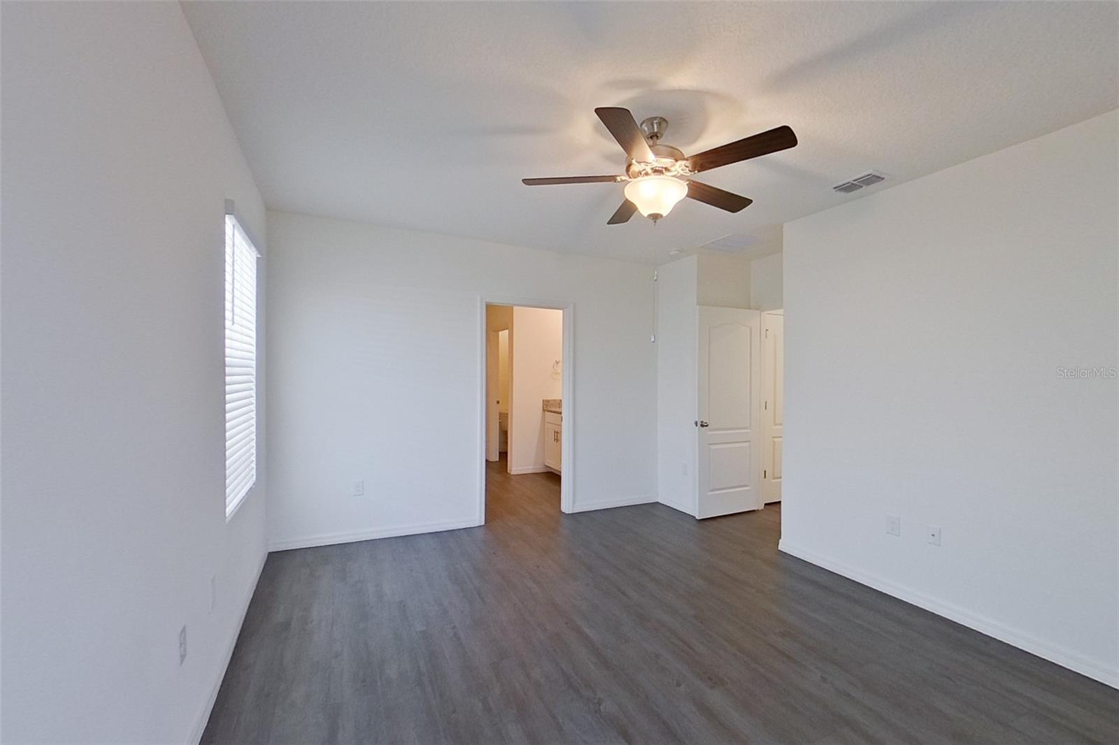 LAKE GRIFFIN RESERVE - Residential Lease