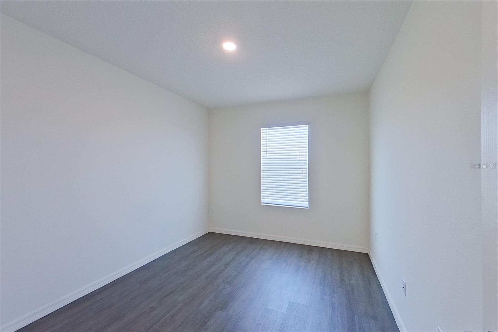 LAKE GRIFFIN RESERVE - Residential Lease