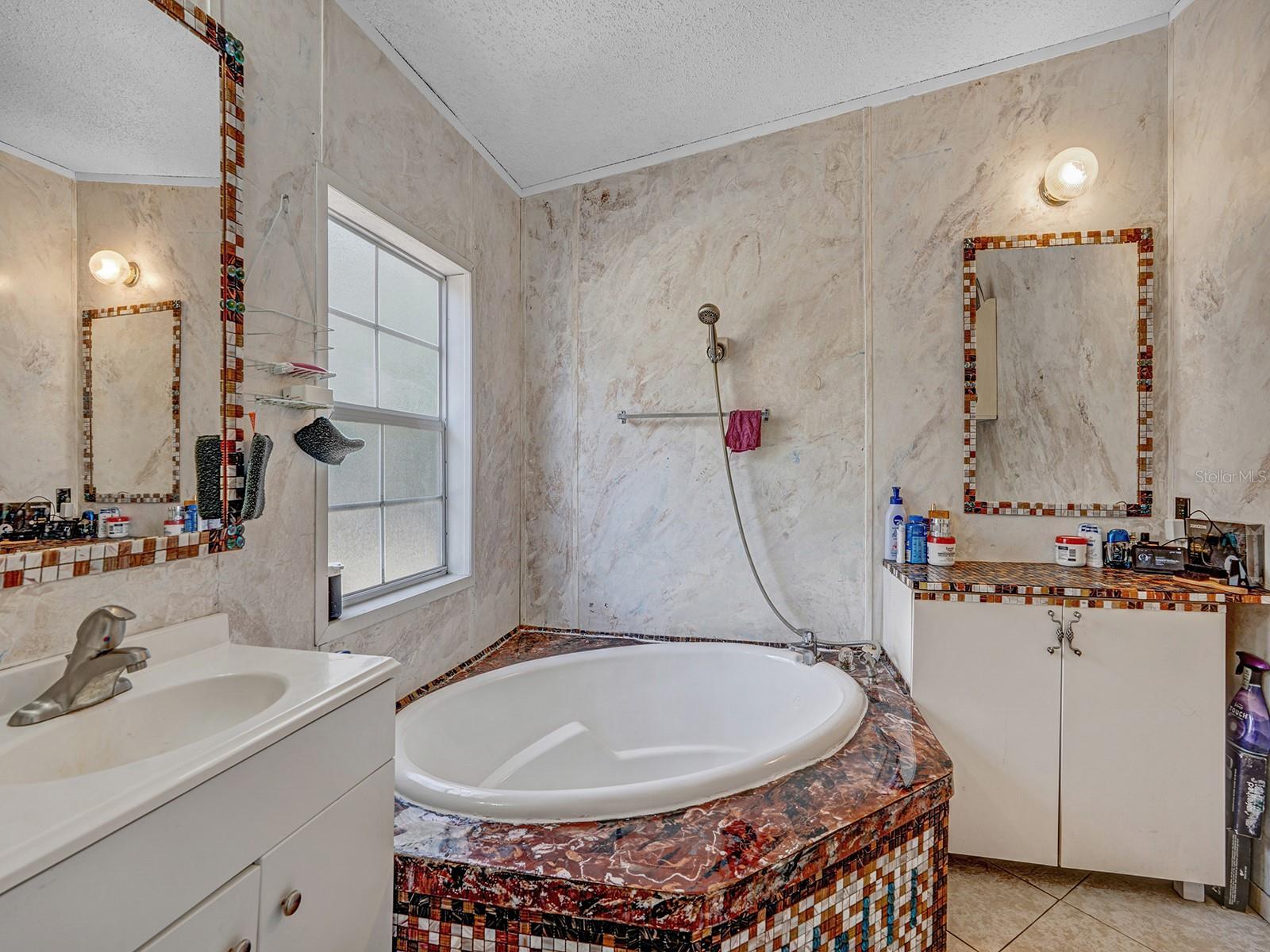 MOON LAKE ESTATES - Residential