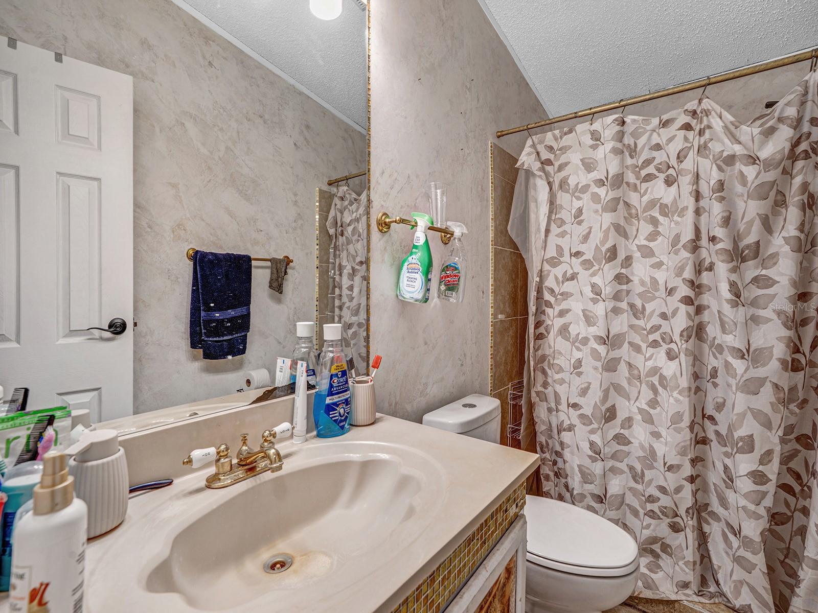 MOON LAKE ESTATES - Residential